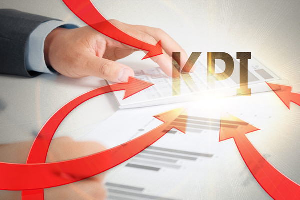 如何設計以績效為基礎的薪酬和獎勵體系？