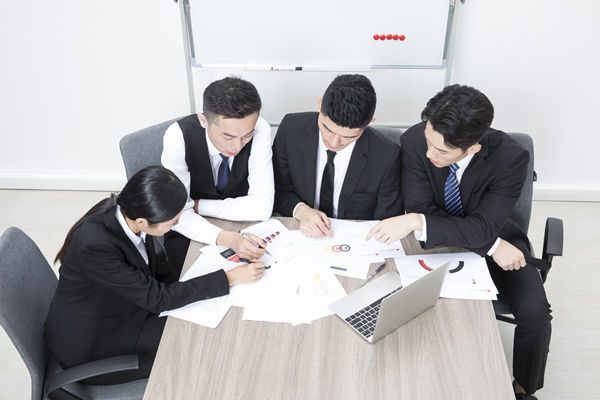 組織咨詢：協(xié)助企業(yè)制定組織發(fā)展戰(zhàn)略，推動(dòng)組織成長(zhǎng)