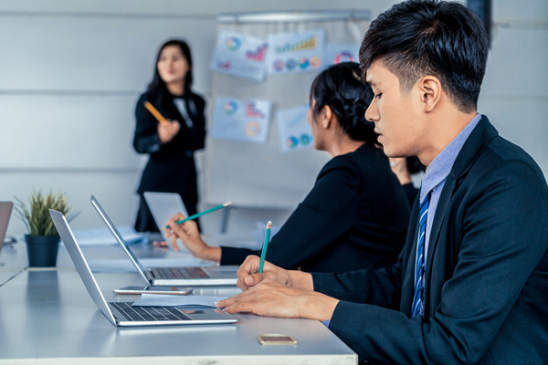 集團管控：從分散到集中，打造高效協(xié)同的管控模式