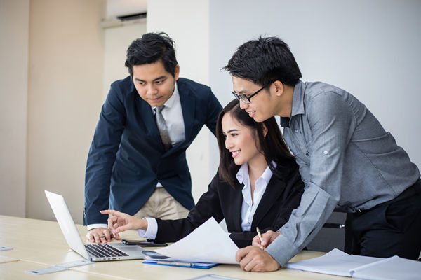 戰(zhàn)略落地與執(zhí)行:戰(zhàn)略咨詢公司的價值體現(xiàn) 戰(zhàn)略落地與執(zhí)行:戰(zhàn)略咨詢公司的價值體現(xiàn)