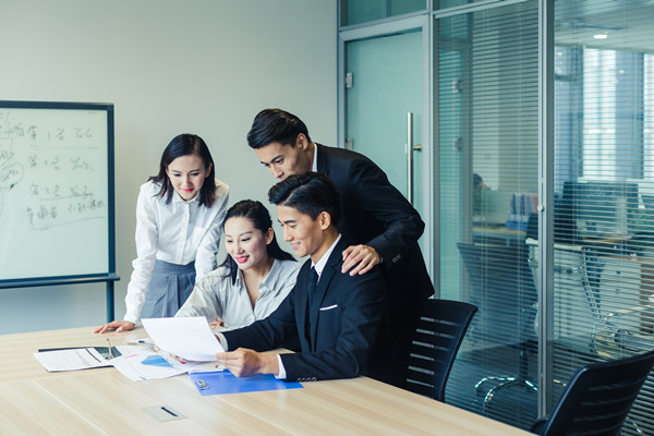 績效管理：應(yīng)對(duì)變革挑戰(zhàn)，推動(dòng)組織變革成功