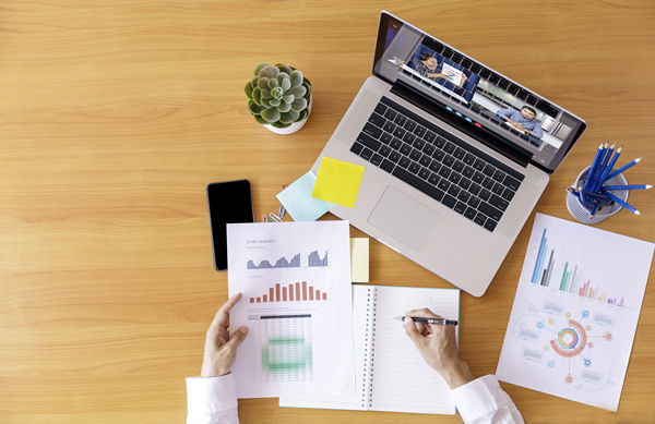 多元化團(tuán)隊(duì)的績(jī)效管理：適應(yīng)多元化環(huán)境，促進(jìn)團(tuán)隊(duì)和諧