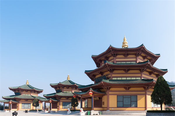 煙臺(tái)企業(yè)戰(zhàn)略模糊難落地？戰(zhàn)略咨詢公司如何精準(zhǔn)錨定增長賽道？