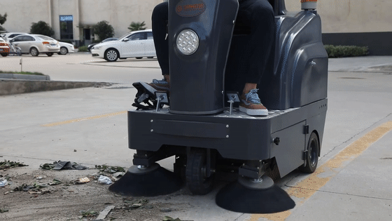 掃地機(jī)還是洗地機(jī)?不同場(chǎng)景應(yīng)該怎么選?(圖3) 掃地機(jī)的性能特點(diǎn)