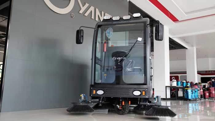 使用駕駛式電動(dòng)掃地車清掃效果好嗎 使用駕駛式電動(dòng)掃地車清掃效果好嗎