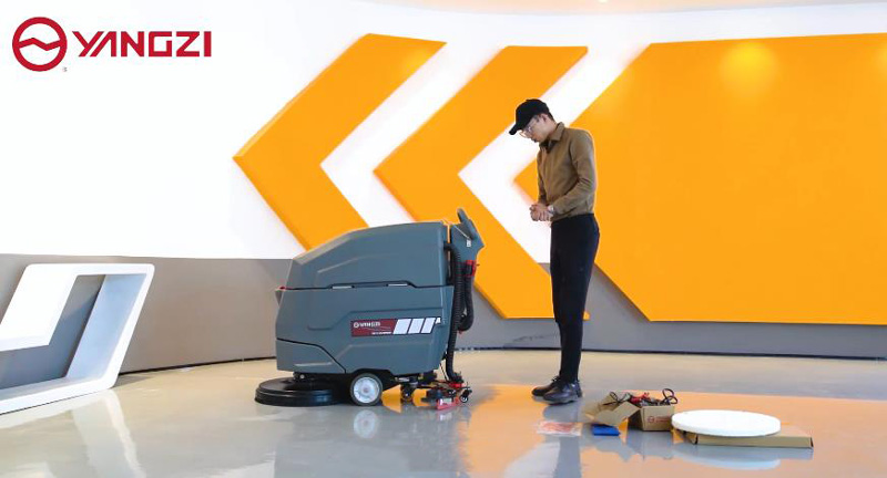 不同場景如何去選擇？掃地機還是洗地機？