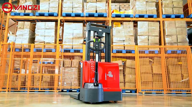 維護叉車時降低成本的 3 種方法 維護叉車時降低成本的 3 種方法