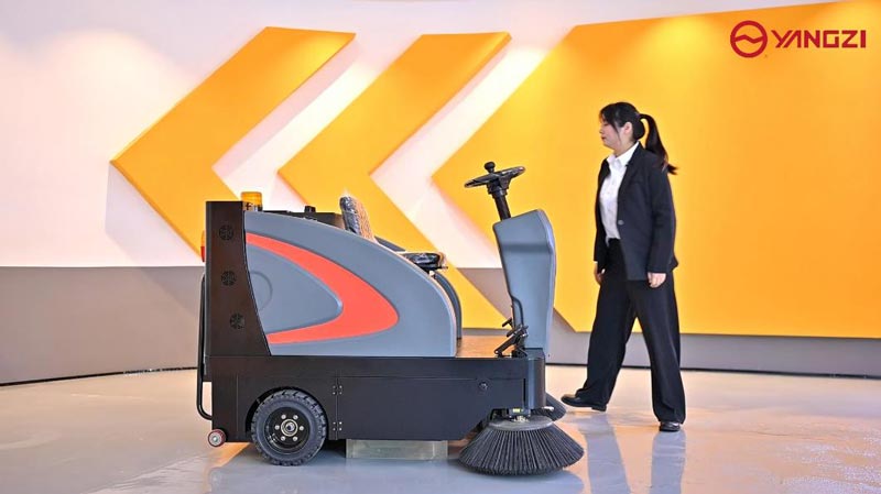 簡述小型電動清掃車的使用范圍和使用優勢 簡述小型電動清掃車的使用范圍和使用優勢