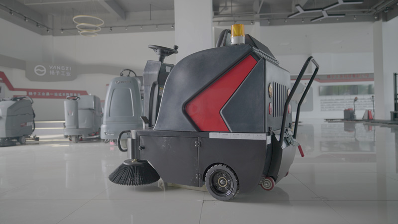 考慮使用工業洗地機或掃地機時必須問的3個問題 考慮使用工業洗地機或掃地機時必須問的3個問題