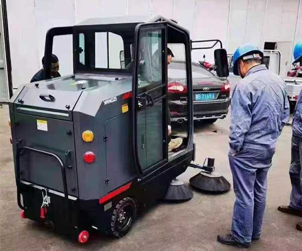 電動(dòng)環(huán)衛(wèi)掃地車優(yōu)勢(shì)體現(xiàn)在哪里?值得買嗎? 電動(dòng)環(huán)衛(wèi)掃地車優(yōu)勢(shì)體現(xiàn)在哪里?值得買嗎?